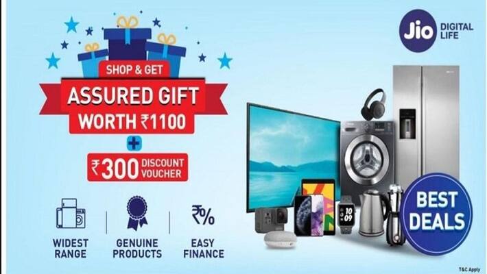 electronics sales started in jio store offers gifts and gift vochers to sutomers electronics sales started in jio store offers gifts and gift vochers to sutomers