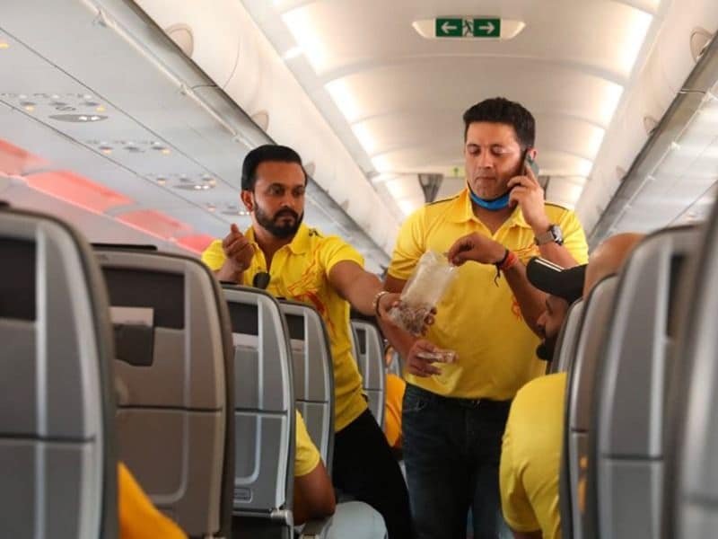 Viral images of CSK team roaming in the flight without mask spb