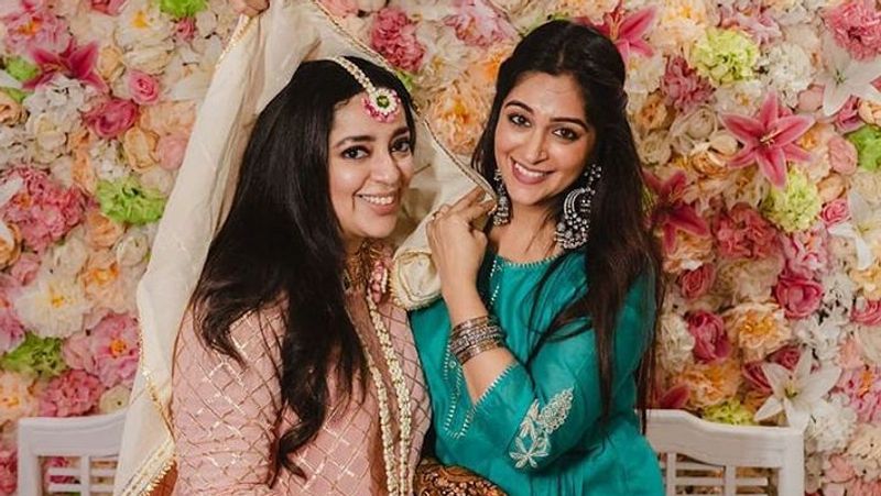 sara ali khan with mother amrita singh at jp dutta's daughter nidhi dutta mehendi ceremony KPJ