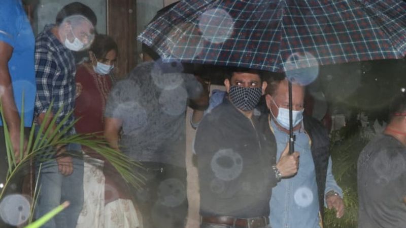 Salman Khan IuliaVantur spotted outside arbaaz khan house in Mumbai last night for party KPJ