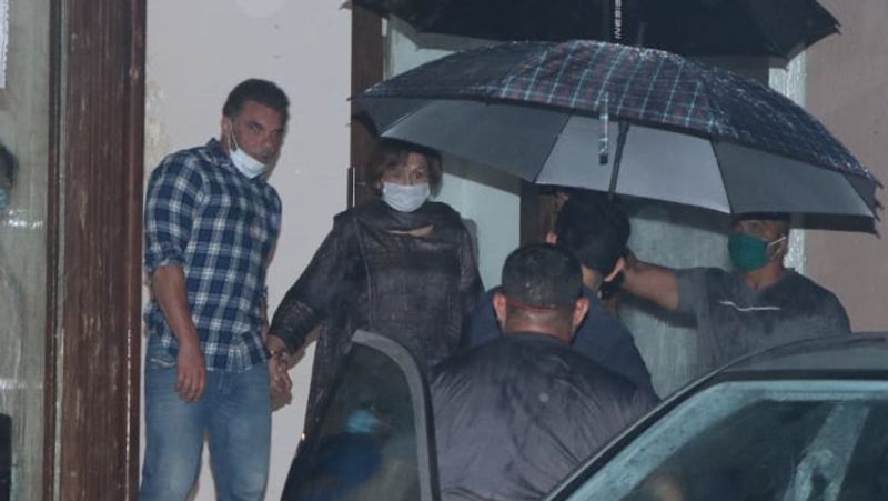 Salman Khan IuliaVantur spotted outside arbaaz khan house in Mumbai last night for party KPJ