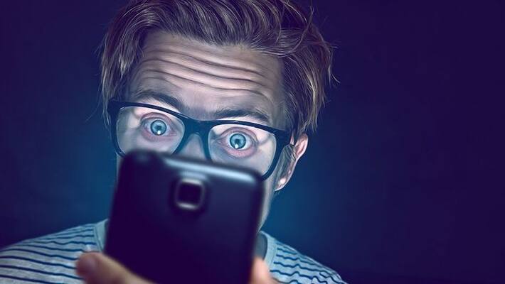 Men who use smartphone at night are damaging their fertility study Men who use smartphone at night are damaging their fertility study