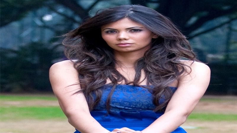 indias most beautiful golfer is sharmila nicollet, see picture dva