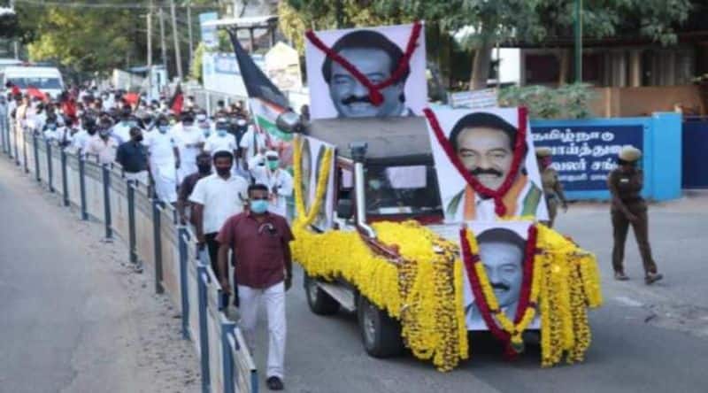 Congress MP H vasanthakumar Funeral finished on Hometown