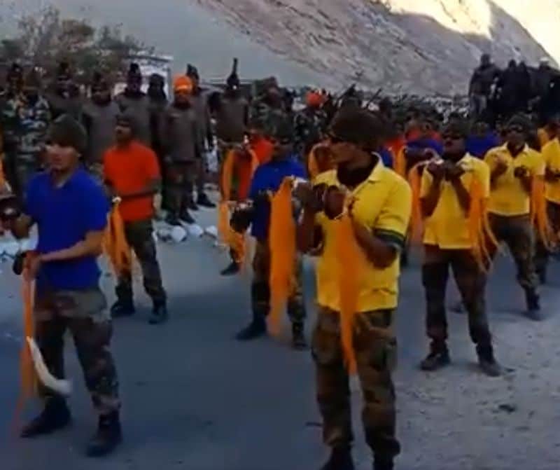 indian army soldiers celebrating ganesh chaturthi in galwan valley video viral with fake claim kpt