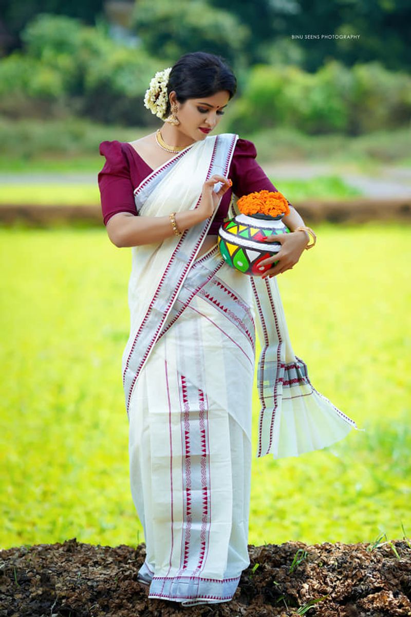 kudumbavilakku negative character Vedika Amiya Shirdi s photoshoot