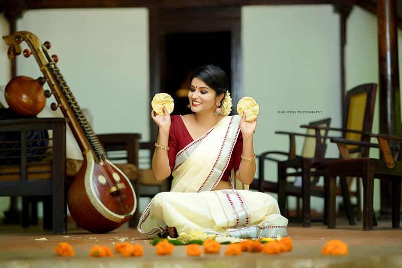 kudumbavilakku negative character Vedika Amiya Shirdi s photoshoot