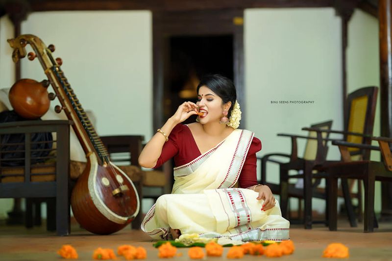 kudumbavilakku negative character Vedika Amiya Shirdi s photoshoot