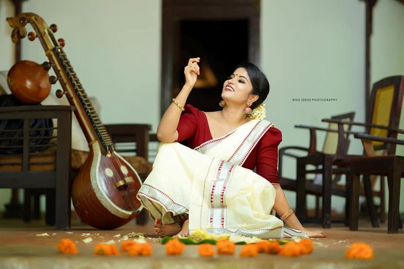 kudumbavilakku negative character Vedika Amiya Shirdi s photoshoot