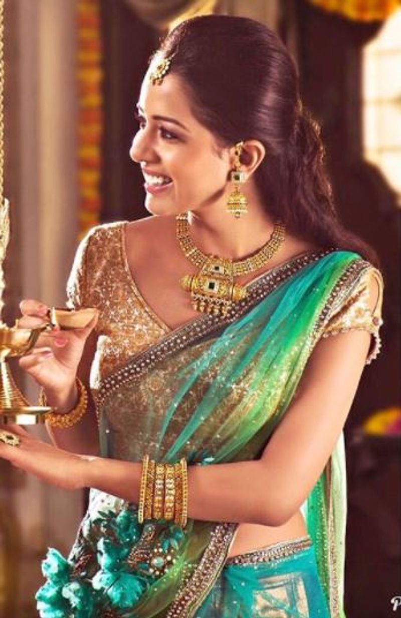 biggboss raiza wilson saree photos goes viral