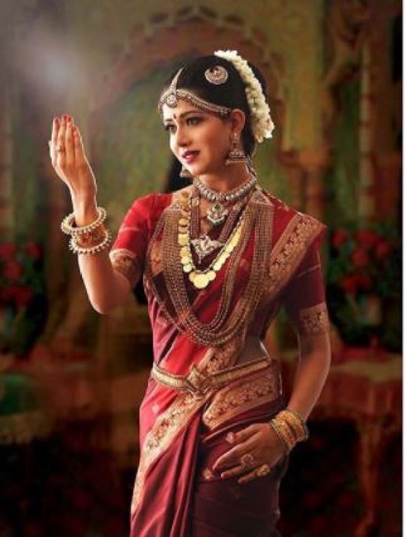 biggboss raiza wilson saree photos goes viral