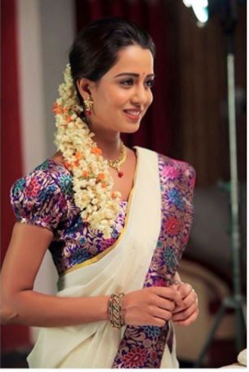 biggboss raiza wilson saree photos goes viral