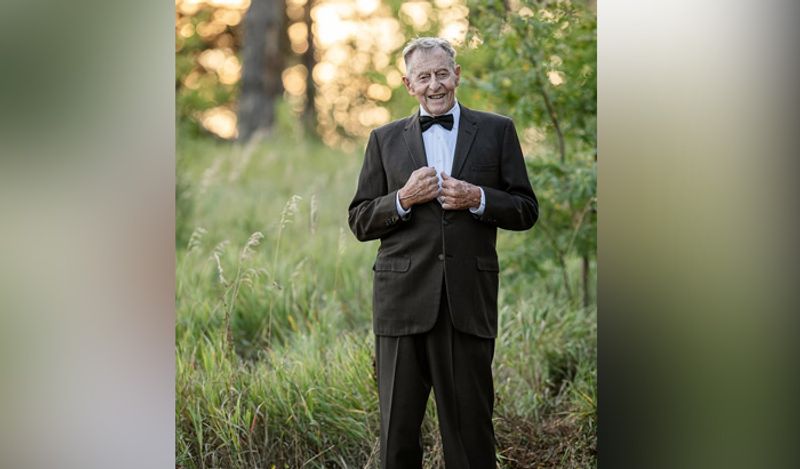 old couple set example of true love in era of one night stands with romantic photoshoot with groom of 88 bride of 81 kph