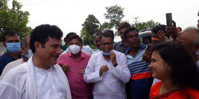 BJP Mukul Roy visits Ashram of TMC leader in Birbhum BTG