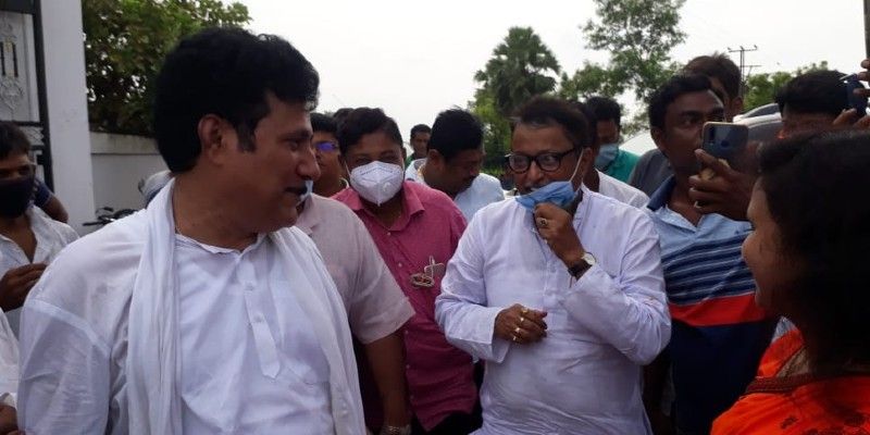 BJP Mukul Roy visits Ashram of TMC leader in Birbhum BTG