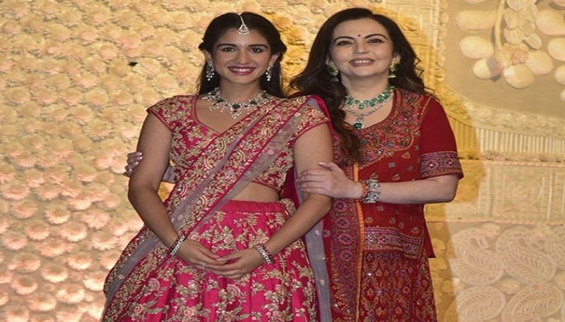 know about the family of radhika merchant who was girlfriend of anant ambani