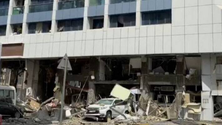 Roads closed in Abu Dhabi after suspected gas explosion in restaurant Roads closed in Abu Dhabi after suspected gas explosion in restaurant