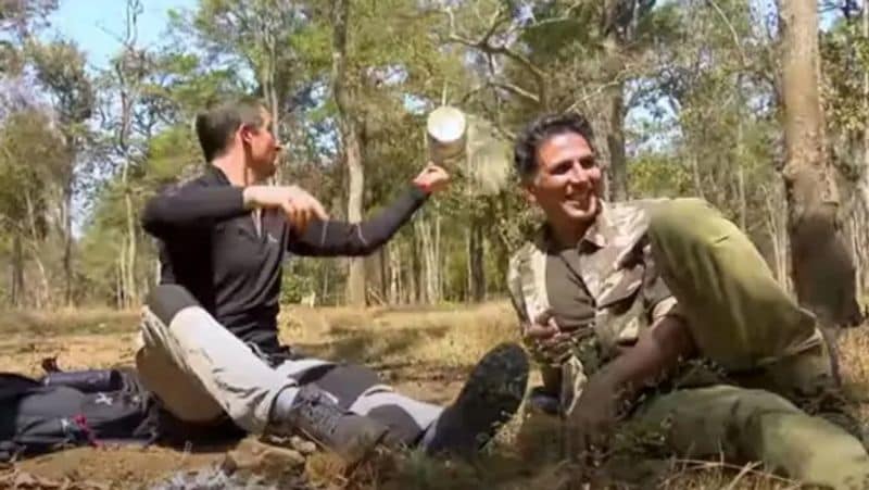 bollywood actor akshay kumar along with bear grylls on adventurous trip at Man vs Wild have a look KPJ