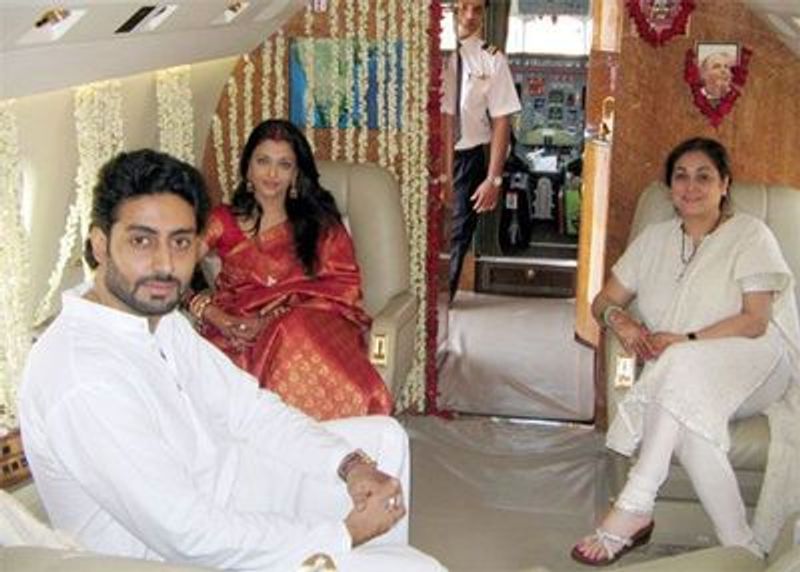 Missed out on Aishwarya Rai-Abhishek Bachchan wedding, mehendi pictures? Here are 15 rare pics from ceremonies