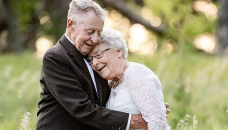 photo shoot of old couple on sixtieth wedding anniversary
