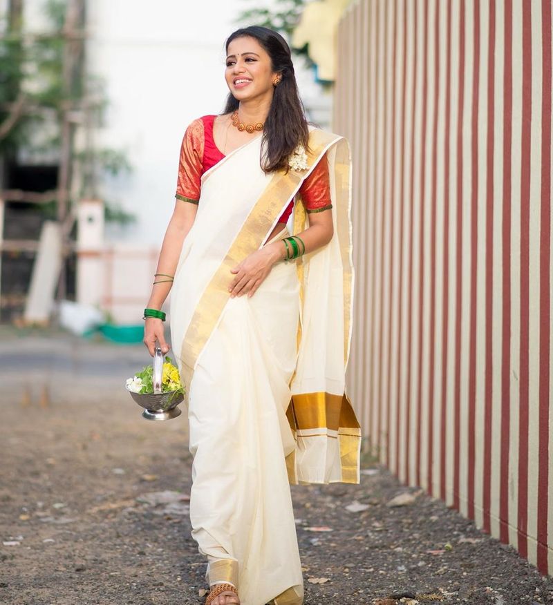 anchor anjana onam special photo shoot