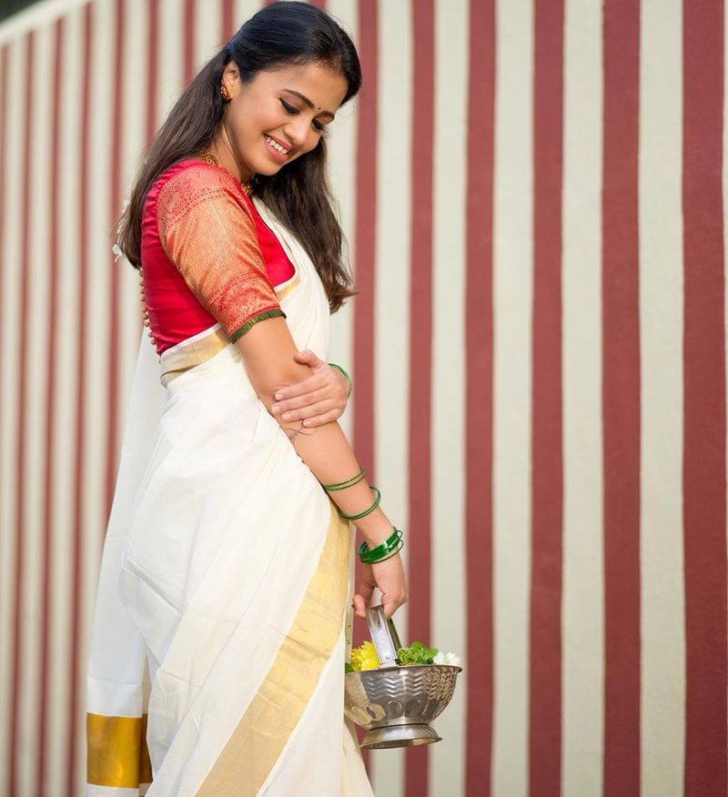 anchor anjana onam special photo shoot