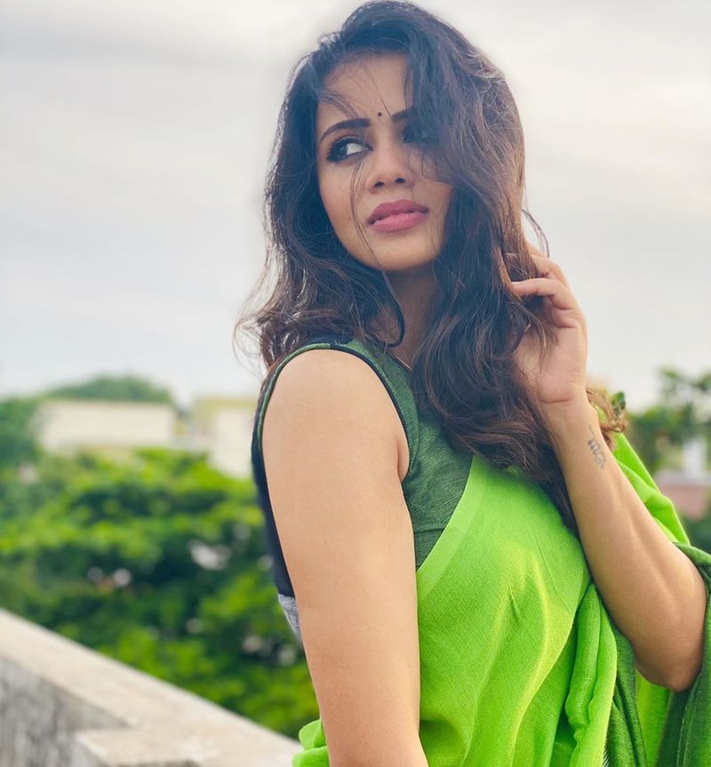 anchor anjana onam special photo shoot