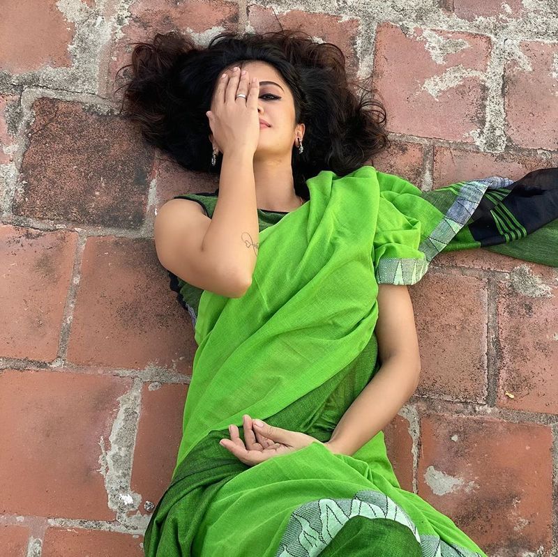 anchor anjana onam special photo shoot