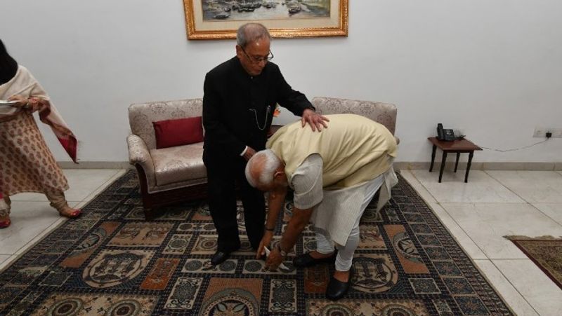 pranab mukherjee passes away pm narendra modi says pranab mukherjee and share photos kpr