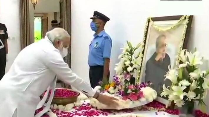 PM Modi, VP Venkaiah Naidu and Ramnath Kovind Pays Tribute to Pranab Mukherjee PM Modi, VP Venkaiah Naidu and Ramnath Kovind Pays Tribute to Pranab Mukherjee