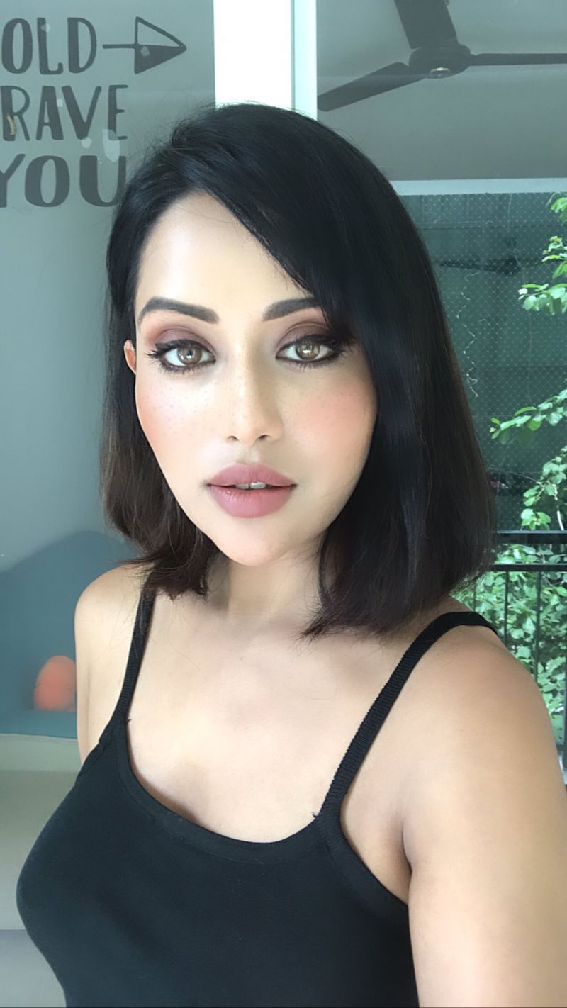 big boss fame Raiza wilson New Hair style photo shoot going viral