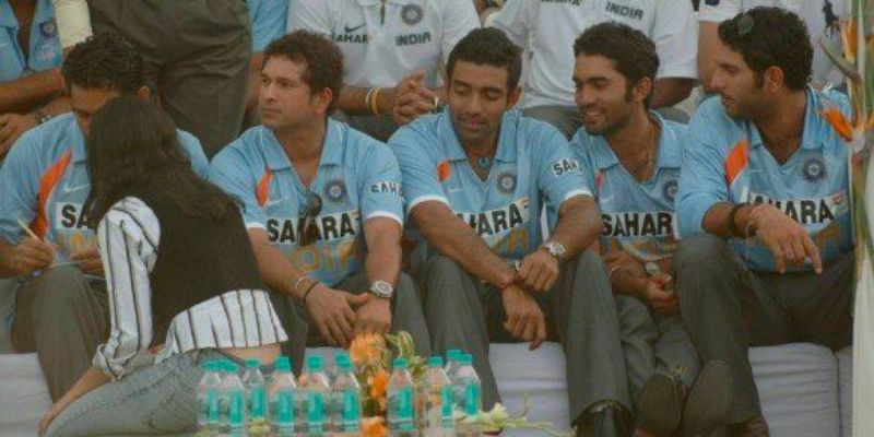 Viral pictures of cricketers when they caught in the camera in embarrassing moment spb