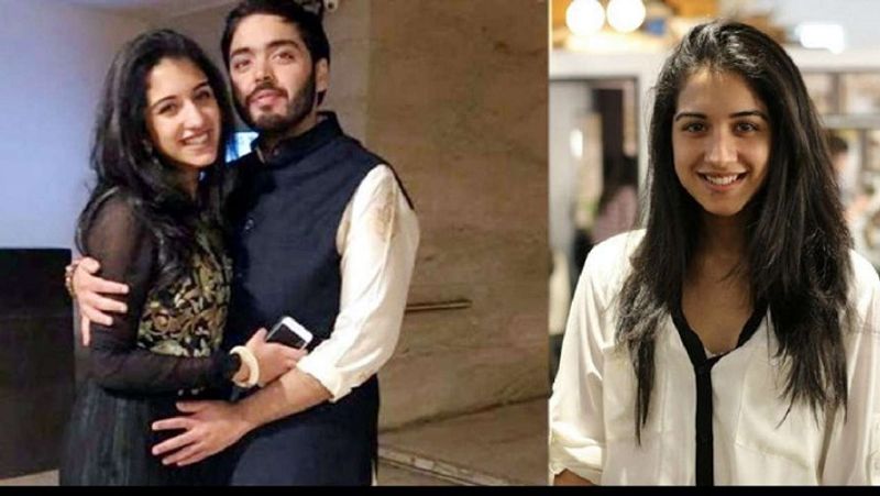 राधिका अपने पिता के बिजनेस से हैं जुड़ी
राधिका मर्चेंट अपने पिता वीरेन मर्चेंट के बिजनेस से भी जुड़ी हैं। उनके पिता की 8 कंपनियां हैं। राधिका अपने पिता की कंपनी एन्कोर हेल्थकेयर प्राइवेट लिमिटेड में डायरेक्टर पद की जिम्मेदारी संभालती हैं। इसके बावजूद वे अंबानी फैमिली के लिए वक्त निकाल लेती हैं। 