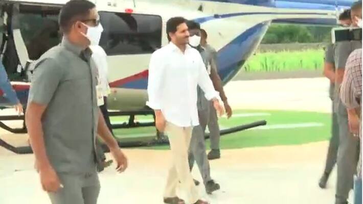 Father in law Gangi reddy dies: YS Jagan reaches Pulivendula KPR Father in law Gangi reddy dies: YS Jagan reaches Pulivendula KPR