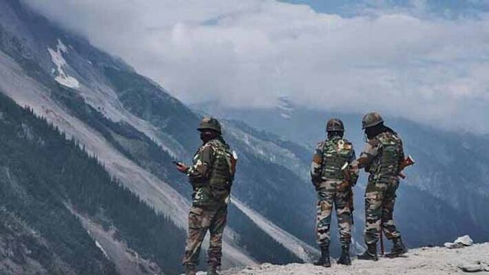 India-China standoff: Indian Army crossed LAC near Pangong Tso, claims China-dnm India-China standoff: Indian Army crossed LAC near Pangong Tso, claims China-dnm