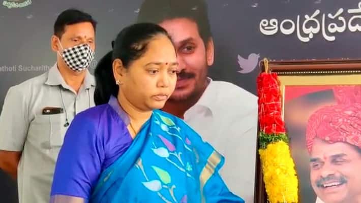 Guntur : Home Minister Mekathoti Sucharita consoles jaswanth s family - bsb Guntur : Home Minister Mekathoti Sucharita consoles jaswanth s family - bsb