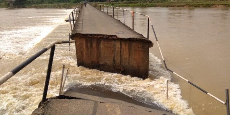 Bridge collapse on Shilabati river due to rain in West Midnapore BTG