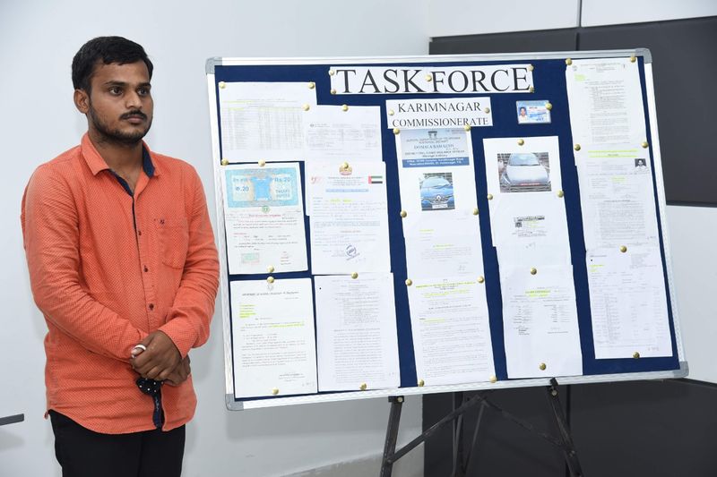 కరీంనగర్: సౌత్ ఇండియా సెంట్రల్ విజిలెన్సు ఆఫీసర్ ను అంటూ ప్రజలను మోసం చేయడానికి ప్రయత్నిస్తున్న ఓ వ్యక్తిని కరీంనగర్ పోలీసులు అరెస్ట్ చేశారు. ఉన్నతోద్యోగినంటూ సివిల్ పంచాయితీల్లో తలదూరుస్తూ అందినకాడికి దండుకుంటున్న అతడిపై నిఘా వుంచిన కరీంనగర్ టాస్క్ ఫోర్స్ పోలీసులు ఎట్టకేలకు అదుపులోకి తీసుకున్నారు.