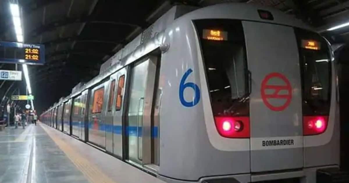 'Not inside metro': DMRC shares meme on people shooting reels inside coaches