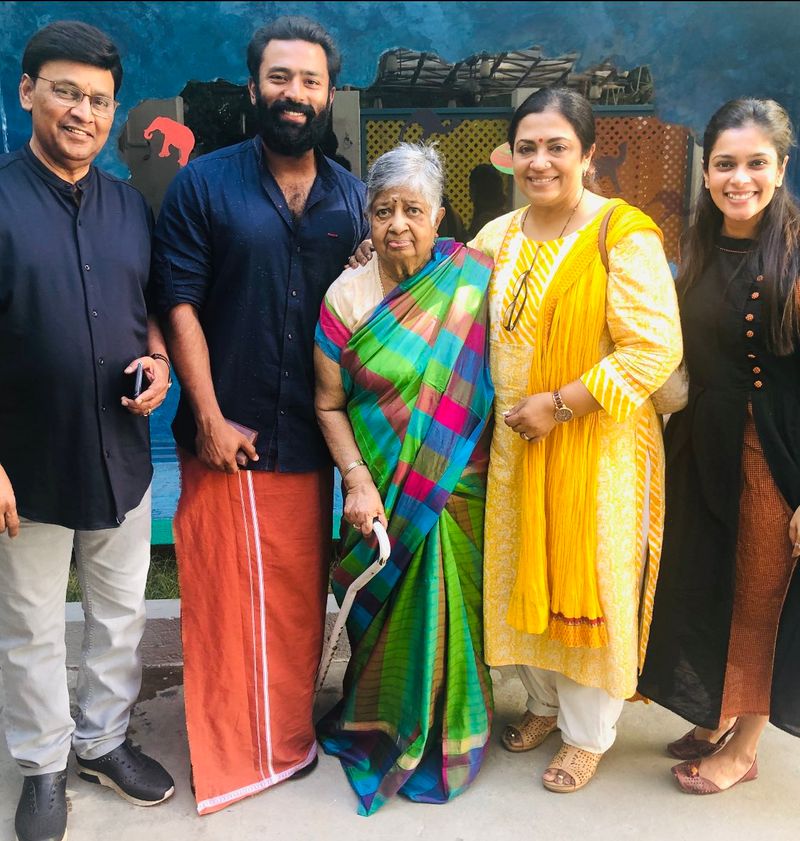 Actor Shanthanu Emotional Tweet about his Grandma Death