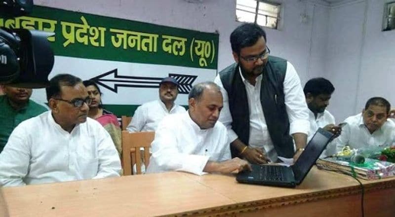 फेसबुक और नेटफ्लिक्स लाइव के लिए जिस कंटेंट डिलिवरी नेटवर्क का इस्तेमाल करती है, इस ऐप में उसी टेक्नोलॉजी का इस्तेमाल किया गया है, ताकि लाइव स्ट्रीमिंग में दिक्कत न आए।