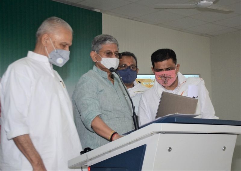 जूम कॉल, गूगल मीट की तरह इस प्लेटफॉर्म के जरिए भी टू वे वीडियो कॉन्फ्रेंस का आयोजन किया जा सकेगा। अभी एकसाथ 500 लोग दोतरफा वीडियो संवाद कर सकते हैं। यह संख्या बढ़ सकती है।