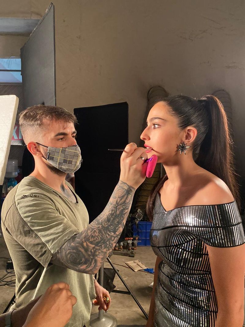 How is Sara Ali Khan in person? Make-up artist shares his experience working with her RCB