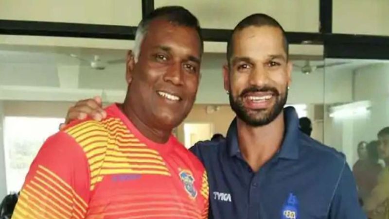 उनकी मौत के बाद क्रिकेट जगत में शोक की लहर हैं। वहीं उनके परिवार में पत्नी, बेटा और बेटी भी पिता की मौत के बाद टूट गए है।