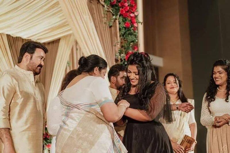 mohanlal and family participated in antony perumbavoors daughters engagement