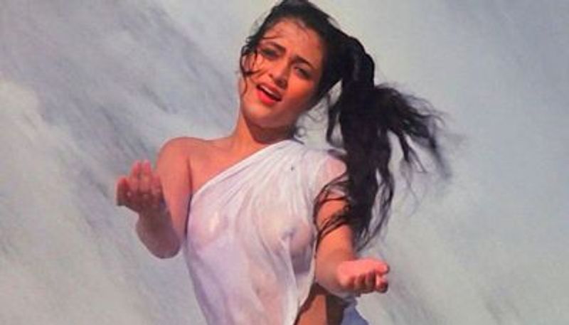 Radika apte to Rekha these bollywood actresses who performed in nude scenes were not scared