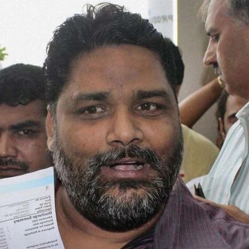 पप्पू यादव को तिहाड़ और पटना की बेऊर जेल में भी रहना पड़ा। तिहाड़ जेल में बिताए दिनों के अनुभव को पप्पू यादव ने एक किताब में विस्तार से लिखा है। पप्पू यादव के जीवन पर आधारित किताब द्रोहकाल का पथिक काफी लोकप्रिय है। इसमें उनके जीवन के कई पहलुओं पर विस्तार से जानकारी दी गई है। इसमें उनकी पत्नी रंजीत के साथ की प्रेम कहानी का भी जिक्र है। पप्पू यादव हमेशा से खुद को बाहुबली मानने से इनकार करते रहे हैं। वो अतीत में खुद पर लगाए सभी आरोपों को भी खारिज करते हैं। कई बार उन्होंने बाहुबली छवि गढ़ने के लिए सीधे-सीधे राजद सुप्रीमों लालू यादव को दोषी ठहराया है।
(फाइल फोटो)