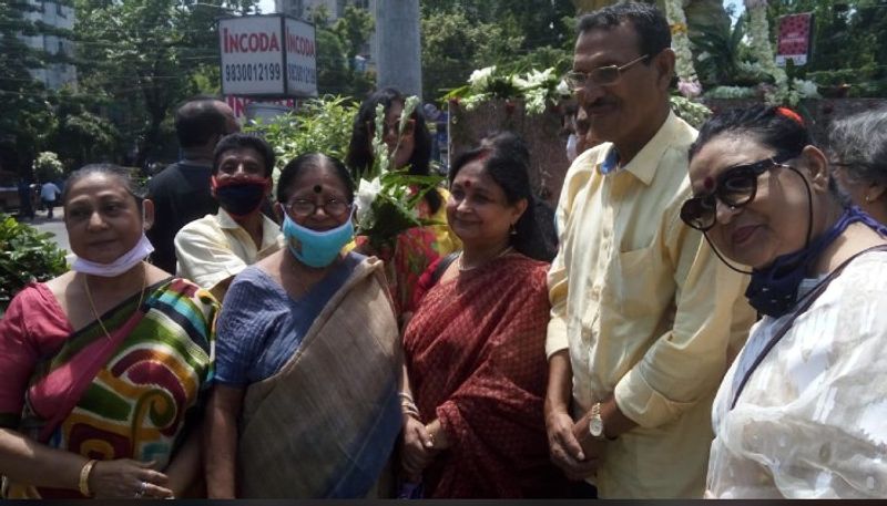 Shilpi Sangsad paid homage to Uttam Kumar on his 94th birthday RTB