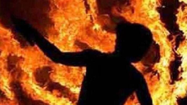 two killed in cylinder blast in kakinada two killed in cylinder blast in kakinada