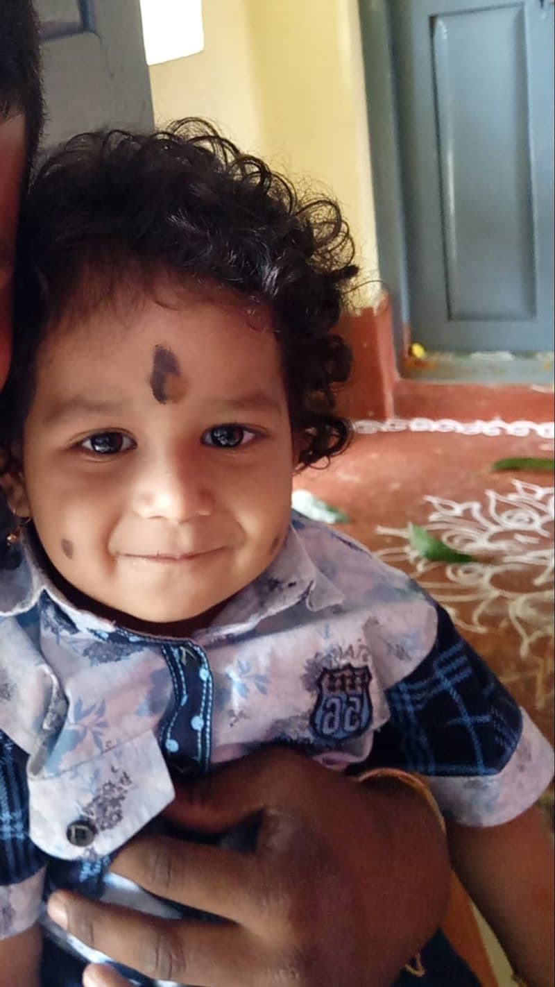 Karnataka 1 year old dies after swallowing TV remote battery -ymn